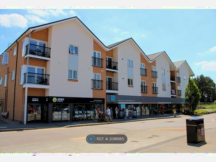 2 Bedroom Flat To Rent In Falcon Way, Bracknell, RG12