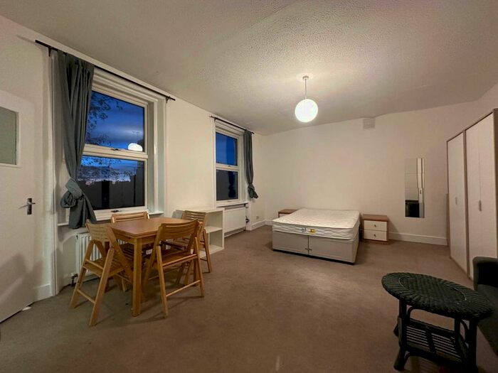 Studio To Rent In Ongar Road, London, SW6