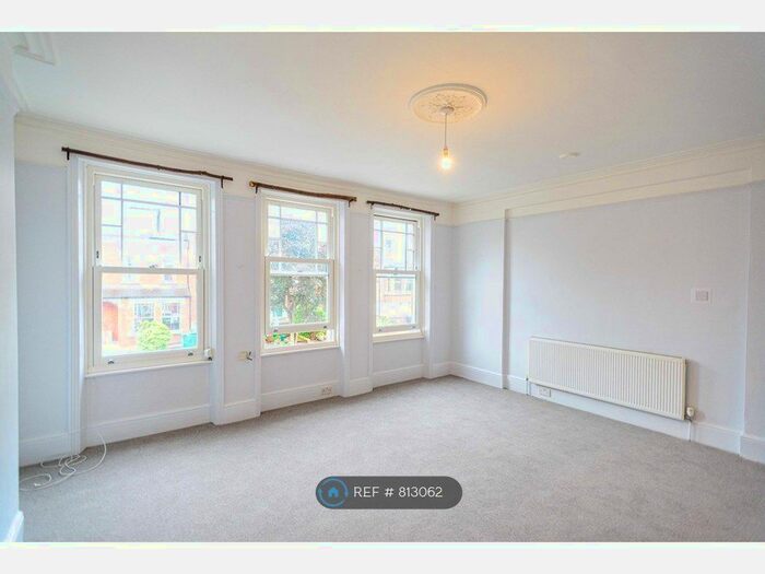 2 Bedroom Flat To Rent In Crouch End, London, N8