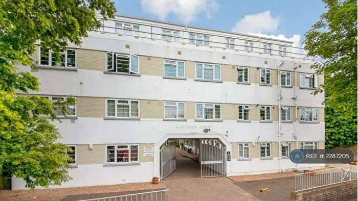 2 Bedroom Flat To Rent In Clevedon Court, London, SE21