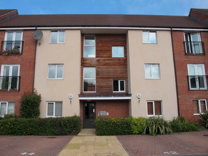 1 Bedroom Flat To Rent In Skippetts Gardens, Basingstoke, Hants, RG21