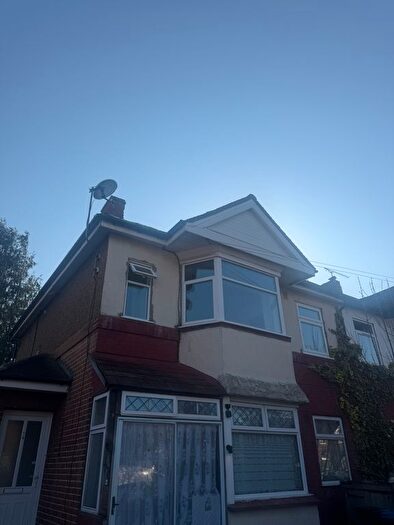 2 Bedroom Maisonette To Rent In Glenloch Road, Enfield, EN3