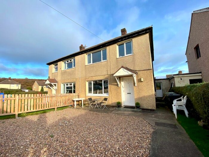 Houses for sale & to rent in HD3 4FB, Quarmby Road, Lindley Huddersfield