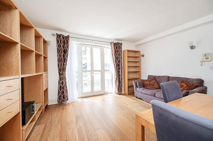 1 Bedroom Flat For Sale In Cornell Building, Aldgate, London, E1