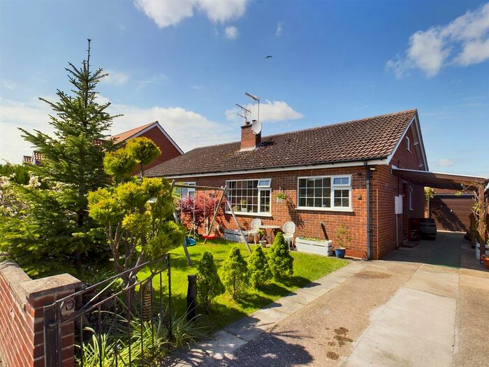 2 Bedroom Semi-Detached Bungalow For Sale In Sylvan Mead, Driffield, YO25