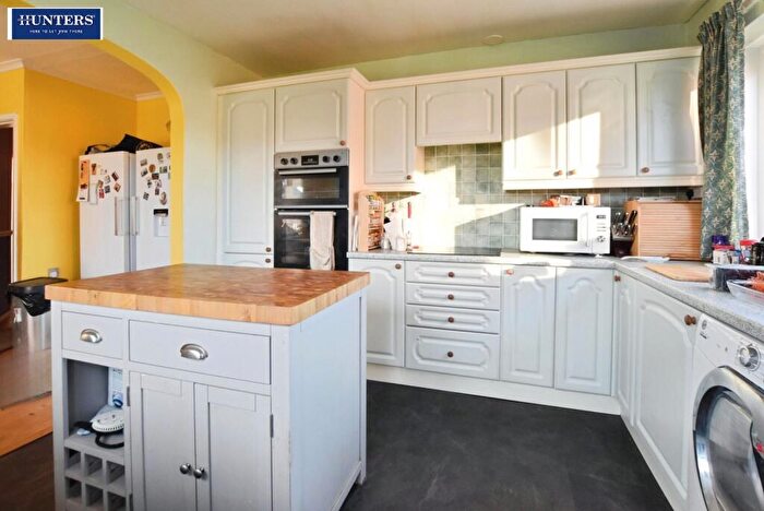 2 Bedroom Detached Bungalow For Sale In Laburnum Avenue, Scunthorpe, DN15