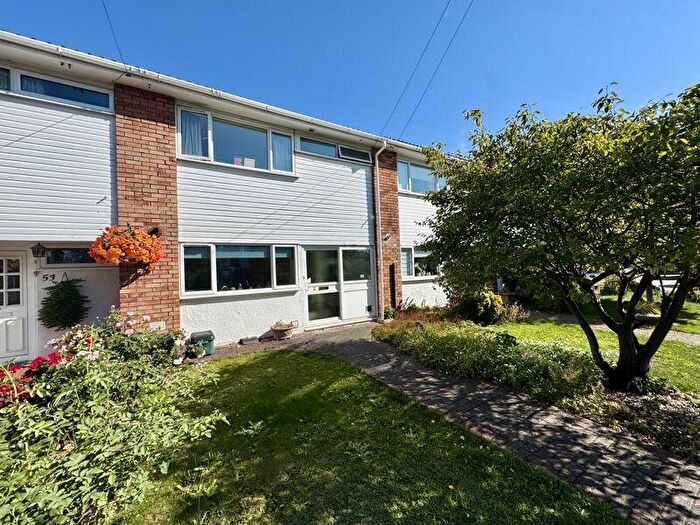 3 Bedroom Terraced House For Sale In Wooburn Manor Park - No Chain, HP10