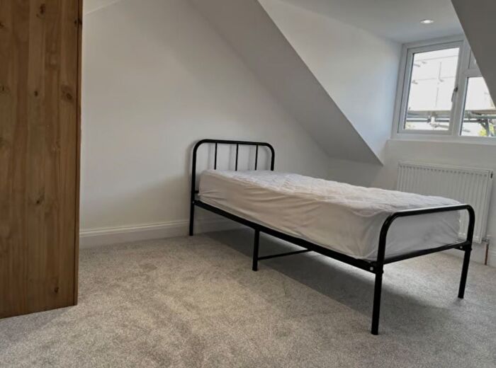 Studio To Rent In Mawney Road, Romford, Essex, RM7