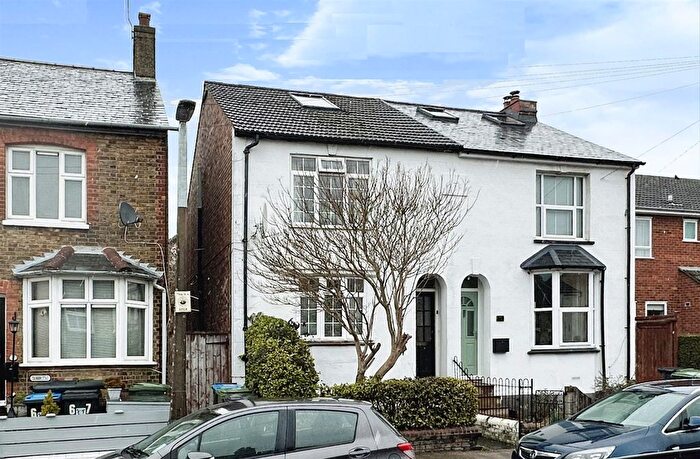 3 Bedroom Semi-Detached House To Rent In Ebberns Road, Apsley, HP3