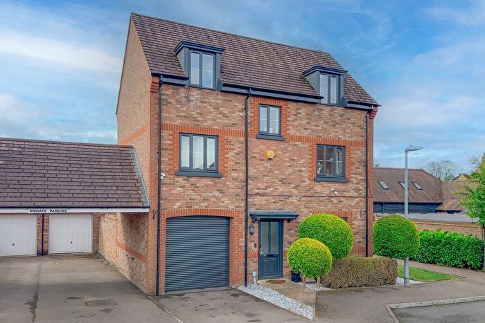 4 Bedroom Detached House For Sale In Manor Avenue, Hockliffe, LU7