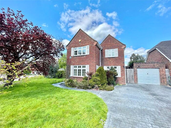 3 Bedroom Detached House To Rent In Pattinson Road, Reading, Berkshire, RG2