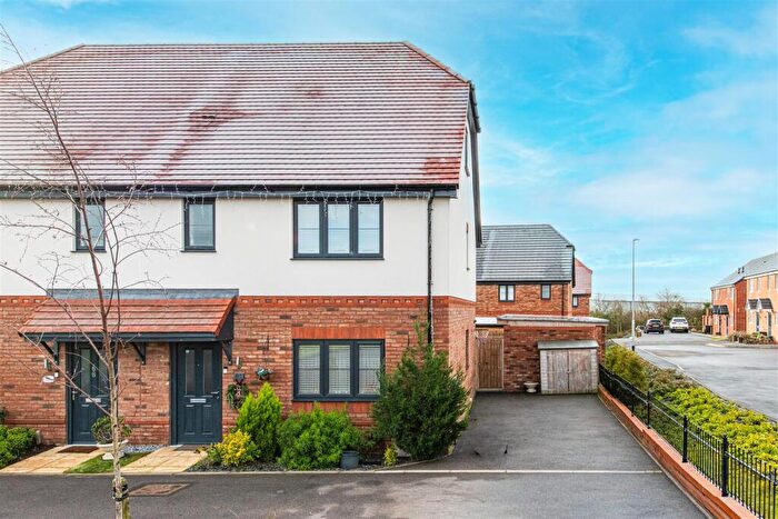 3 Bedroom Semi Detached House For Sale In London Road, Priors Hall, NN17