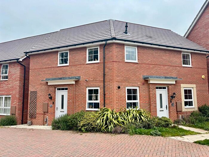 2 Bedroom Maisonette For Sale In Trent Way, Mickleover, Derby, DE3