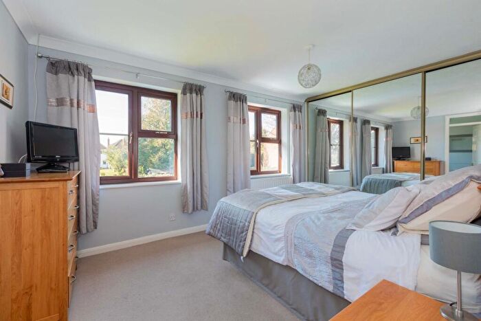 4 Bedroom Detached House For Sale In Palmerston Avenue, Langley, SL3