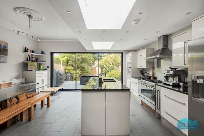 4 Bedroom End Of Terrace House To Rent In Barnard Hill, London, N10