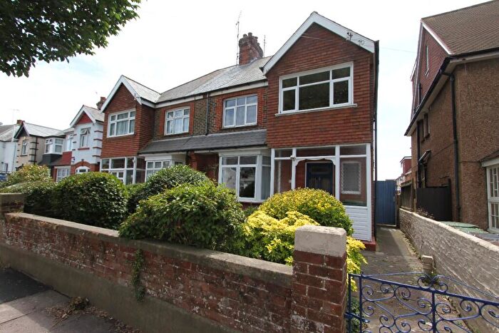 3 Bedroom Semi-Detached House For Sale In Ringwood Road, Eastbourne, BN22