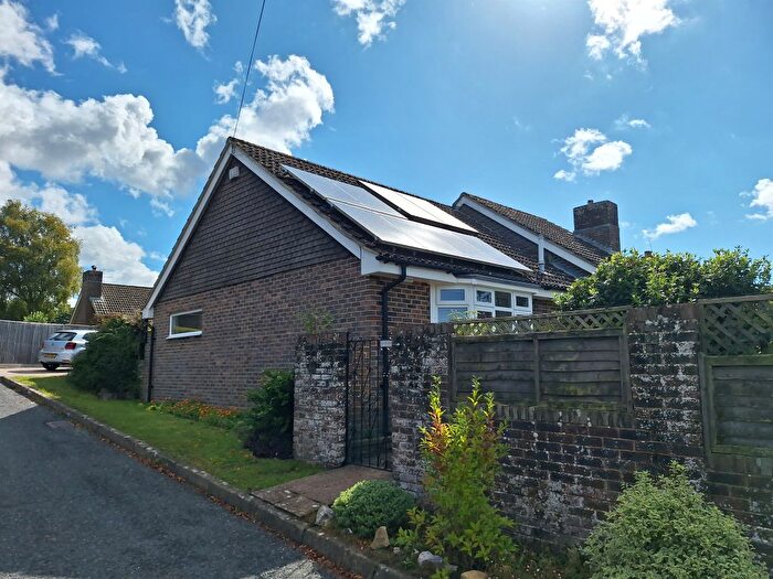 2 Bedroom Detached Bungalow For Sale In Ivy Arch Close, Findon, Worthing, BN14