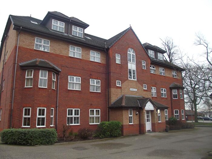 2 Bedroom Apartment To Rent In The Spinnakers, L19