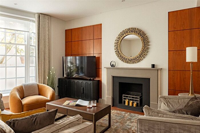 2 Bedroom Flat To Rent In Park Street, Mayfair, W1K