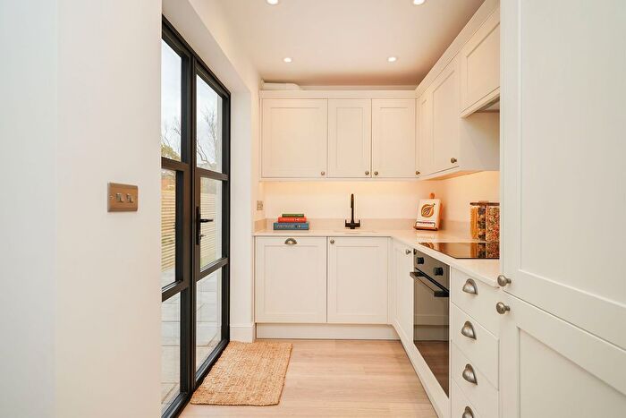 3 Bedroom Terraced House For Sale In Tyzack Road, Sheffield, S8