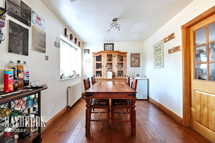 3 Bedroom Semi-Detached House For Sale In Hoole Street, Walkley, S6