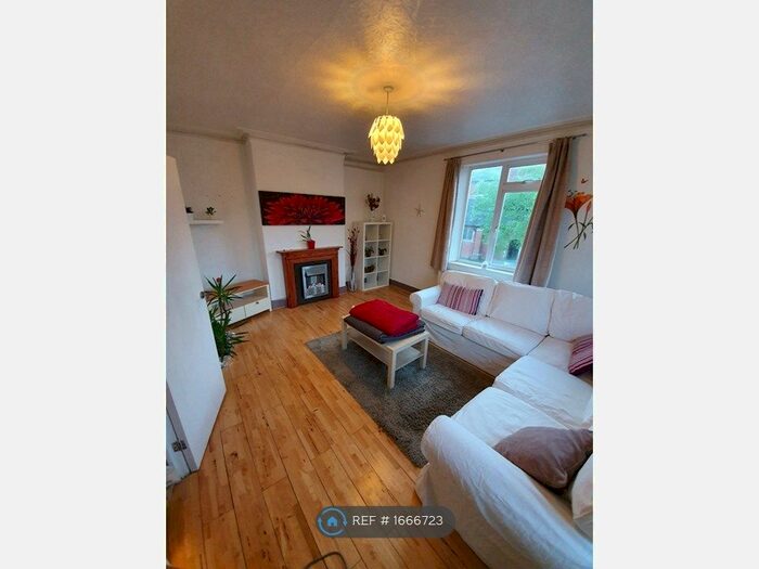 2 Bedroom Flat To Rent In Bobbers Mill Road, Nottingham, NG7