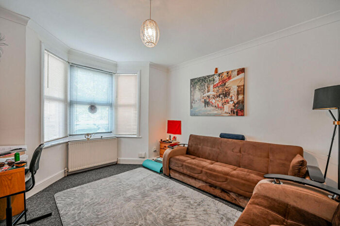 3 Bedroom Terraced House For Sale In Forest Road, Lloyd Park, London, E17