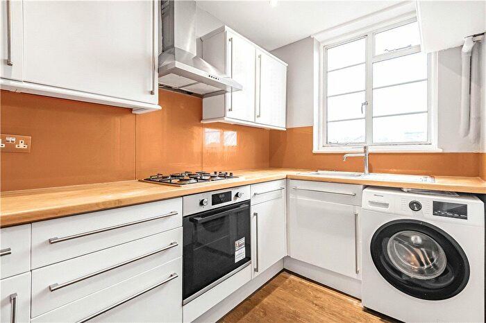 3 Bedroom Apartment To Rent In Broadway Court, Crouch End Hill, Crouch End, London, N8