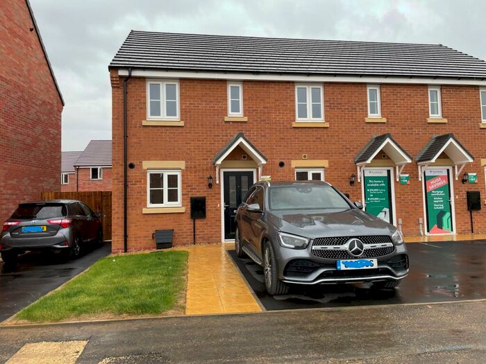 2 Bedroom Semi-Detached House To Rent In Whittle Road, Holdingham, NG34