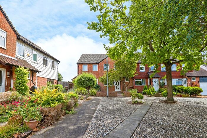 2 Bedroom End Of Terrace House For Sale In Brenchley Close, Rochester, Kent, ME1