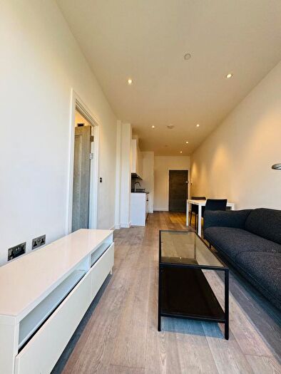 1 Bedroom Flat To Rent In Bath Road, Slough, SL1