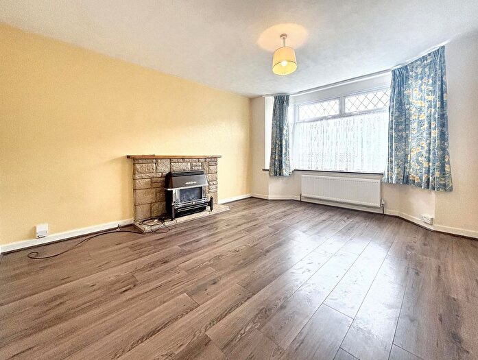 3 Bedroom End Of Terrace House For Sale In Meadowsweet Avenue, Bristol, An, Gb, BS34