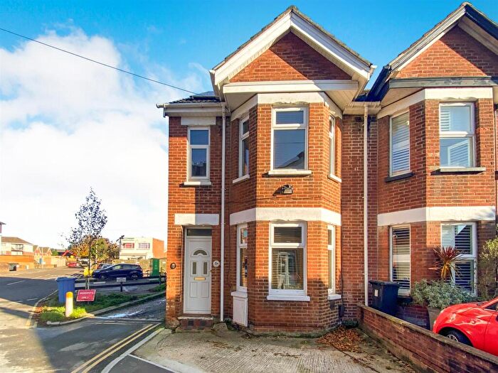 4 Bedroom End Of Terrace House For Sale In Denmark Lane, Poole, BH15