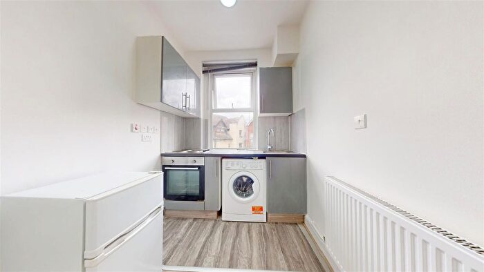 1 Bedroom Flat To Rent In Heathfield Park, Willesden Green, London, NW2