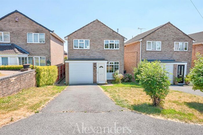 3 Bedroom Detached House For Sale In Oakham Grove, Ashby-De-La-Zouch, LE65