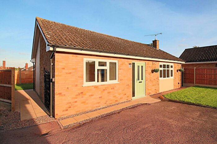 2 Bedroom Detached Bungalow For Sale In School Close, Croft, LE9