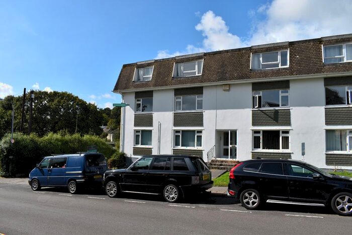 2 Bedroom Flat To Rent In Shelburne Road, Falmouth, TR11