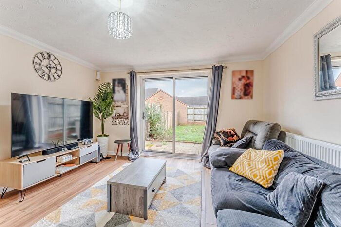 3 Bedroom Terraced House For Sale In Tailby Avenue, Kettering, NN16