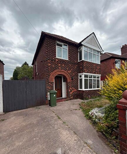 3 Bedroom Detached House To Rent In Dunkirk Street, Droylsden, Manchester, M43