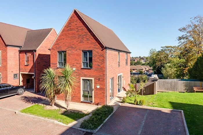 3 Bedroom Detached House For Sale In Pavillion Court, Kettering, NN15