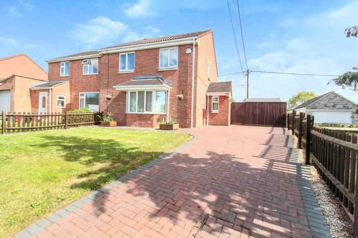 4 Bedroom Semi-Detached House To Rent In Hawcroft, Holt, BA14