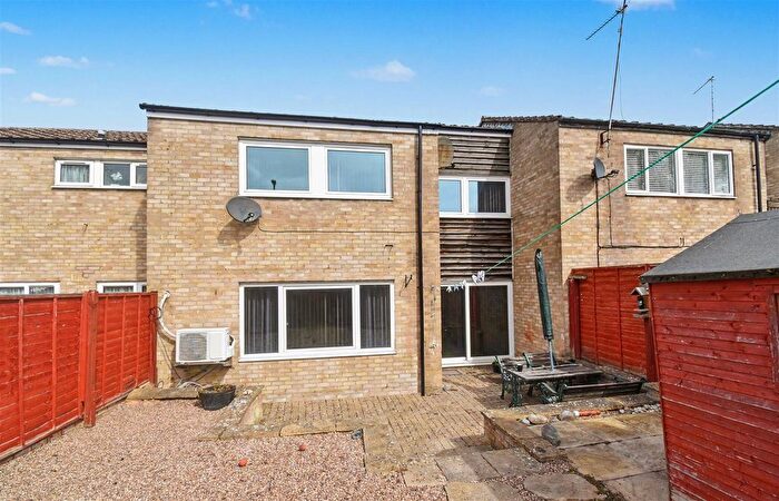 4 Bedroom Terraced House For Sale In Sturton Walk, Corby, NN18