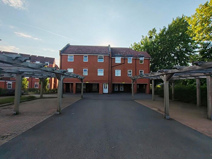 2 Bedroom Flat To Rent In Wilmott House, Ashville Way, Wokingham, RG41