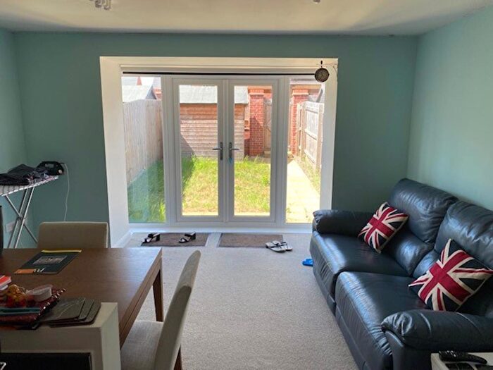 4 Bedroom Town House To Rent In King Alfred Way, Great Denham, MK40