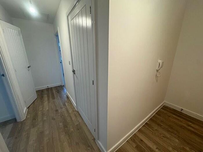 2 Bedroom Apartment To Rent In Lucas Boulevard, B90