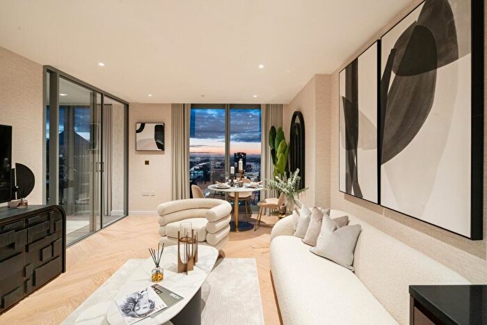 2 Bedroom Flat For Sale In Landmark Pinnacle, Westferry Road, E14