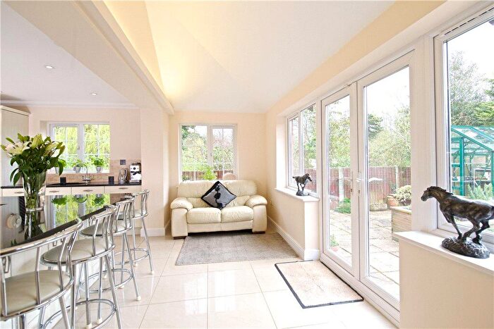 5 Bedroom Detached House For Sale In Towcester Road, Blisworth, Northamptonshire, NN7
