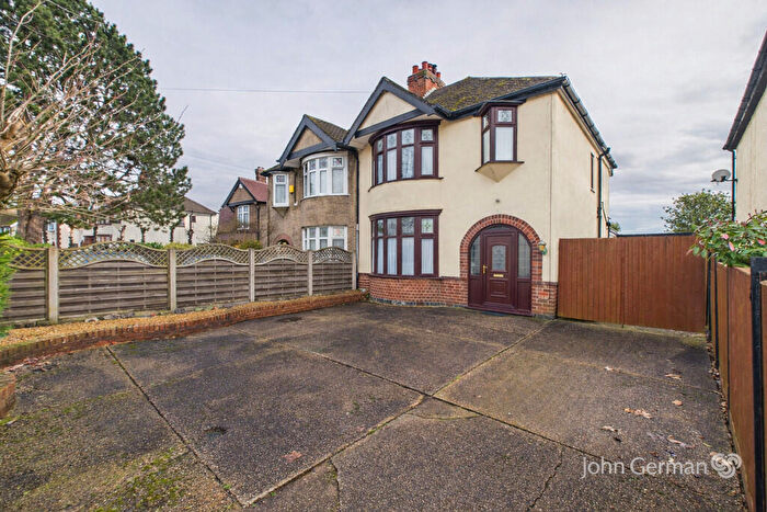 3 Bedroom Semi-Detached House For Sale In Henhurst Hill, Burton-on-Trent, DE13