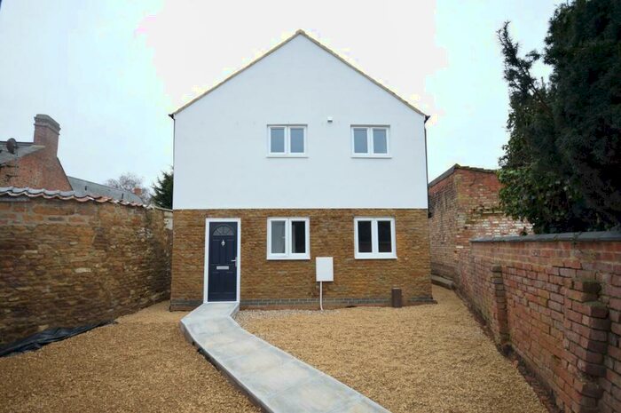 2 Bedroom Detached House To Rent In High Street, Rothwell, Kettering, NN14