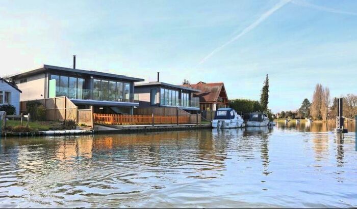 3 Bedroom Detached House To Rent In Staines Upon Thames, Surrey, TW18